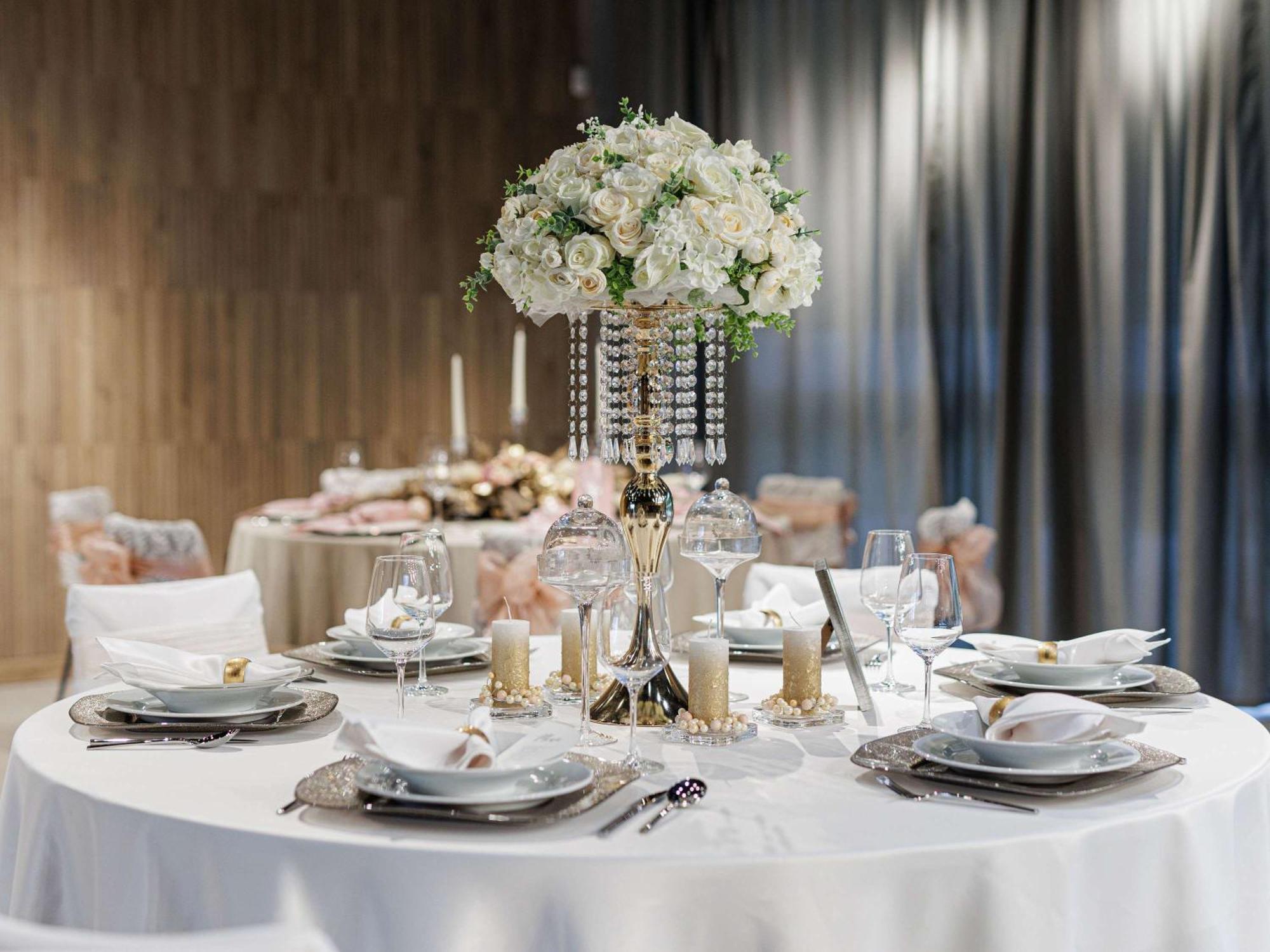 Minaro Hotel Tokaj - Mgallery Collection (Adults Only) טוקאי מראה חיצוני תמונה A table set for a formal dinner